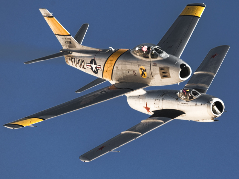 NorthAmerican F-86F Sabre & Mikoyan Gurevich MiG-15 Fagot